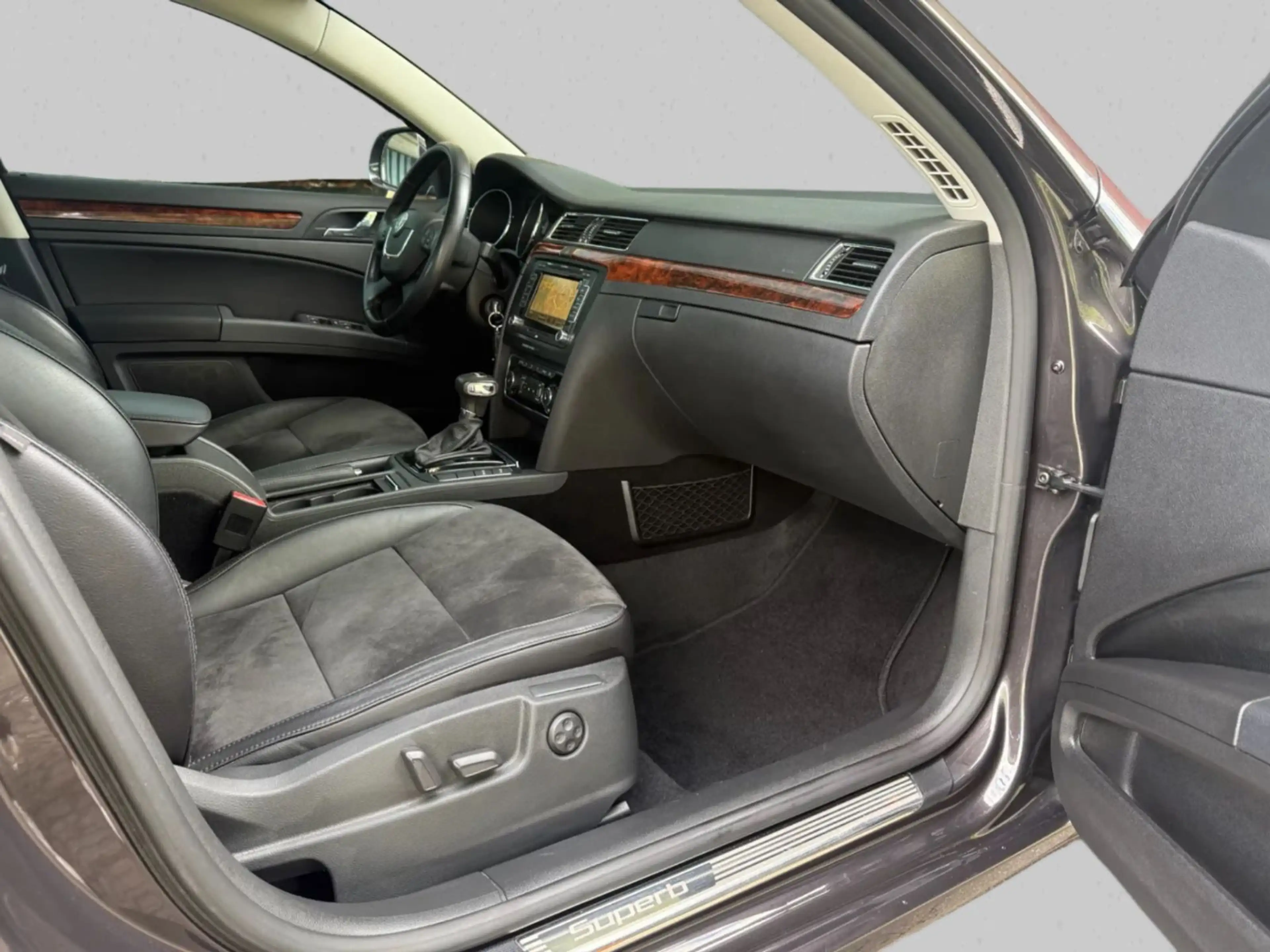 Skoda Superb Elegance Scheckheft — photo 8