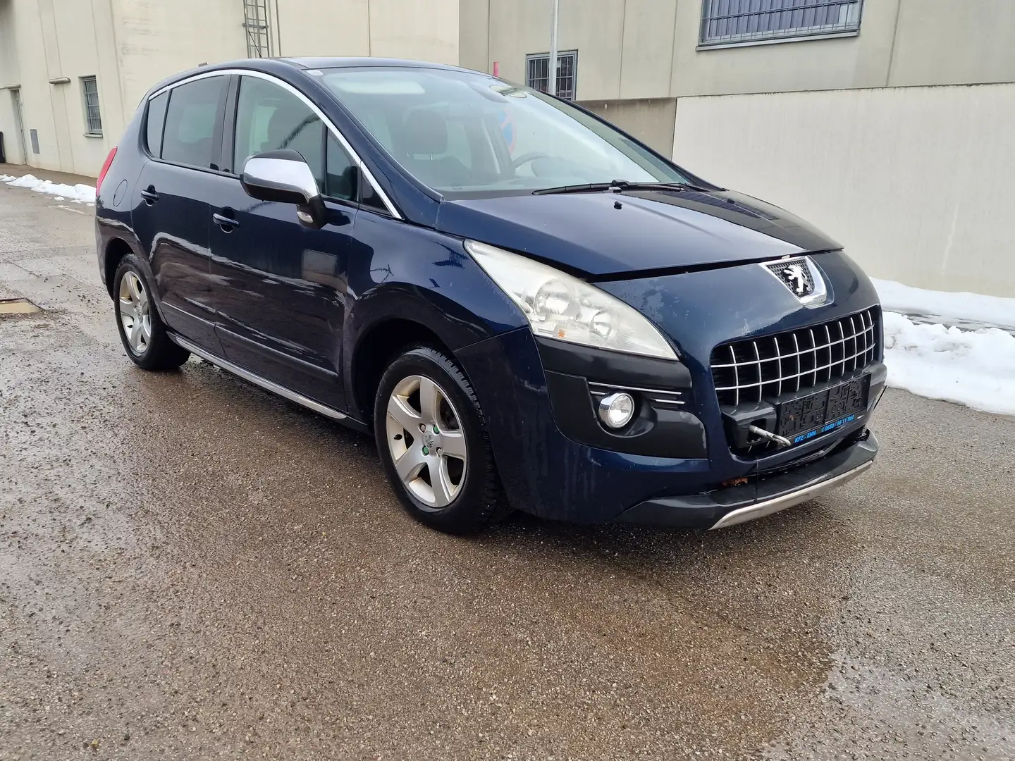 Peugeot 3008 1,6 HDi 110 FAP ASG6 Active Pro Automatik, Navi Azul - 1