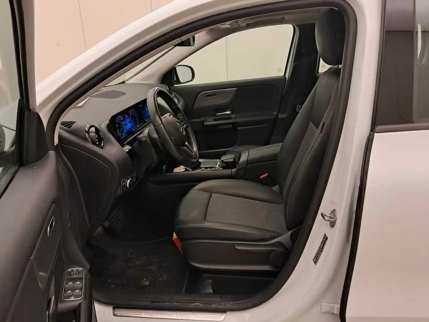 Mercedes-Benz GLA 200 Sport | 7G-Tronic | Toit Pano | Garantie 1An | Wit - 2