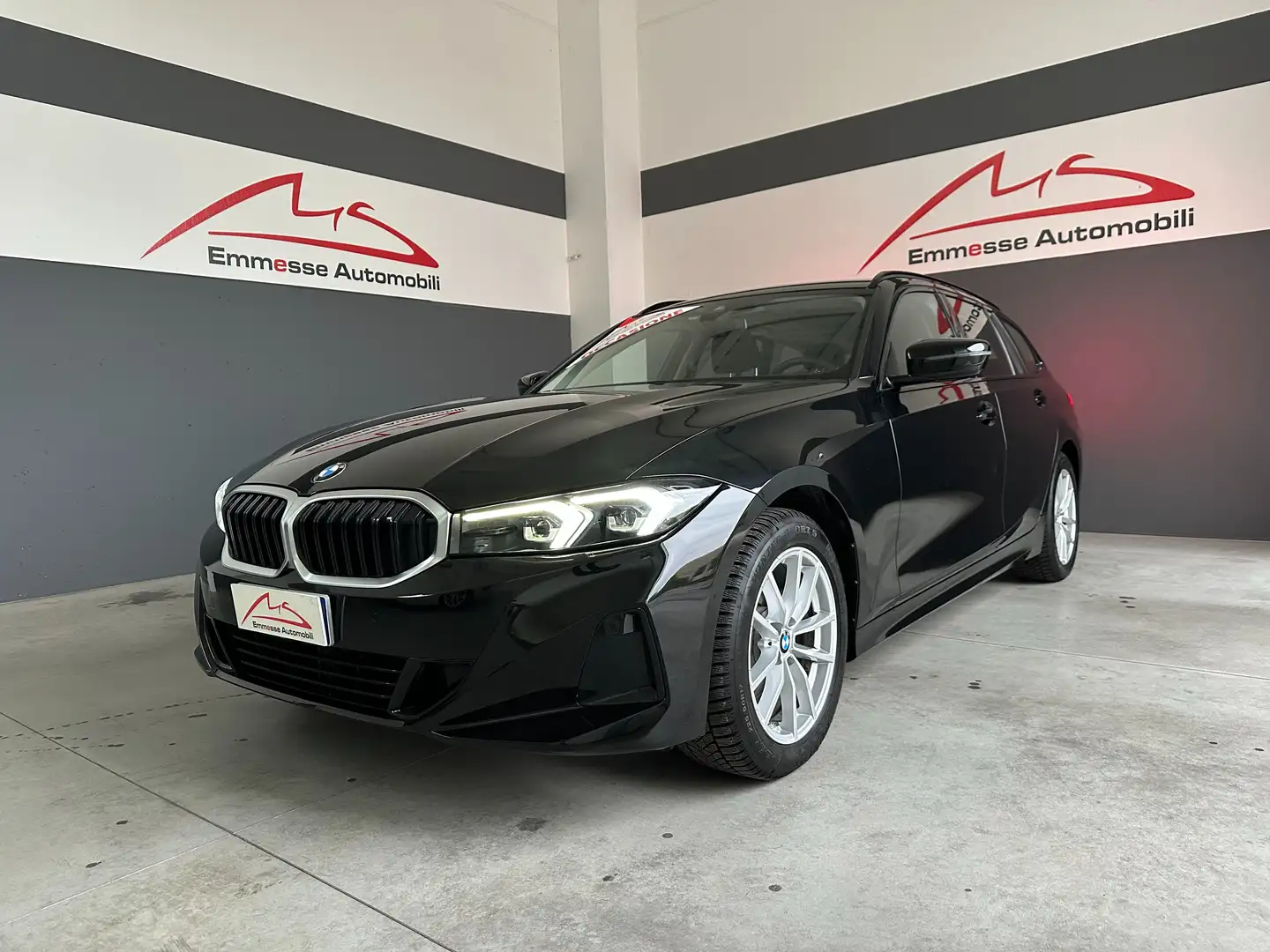 BMW 320 320d Touring mhev 48V xdrive auto Negro - 2