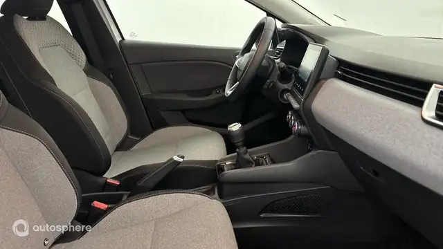 Renault Clio view 15