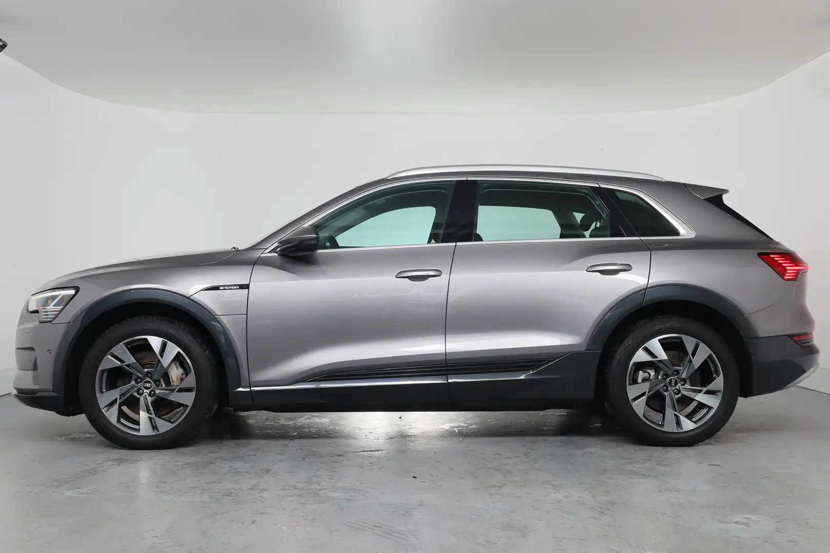 Audi e-tron 55 quattro Business edition 95 kWh | 20 inch | Sto Gris - 2