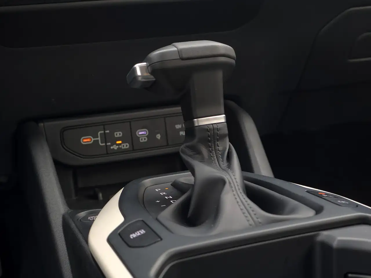 Kia K4 снимка Kia K4