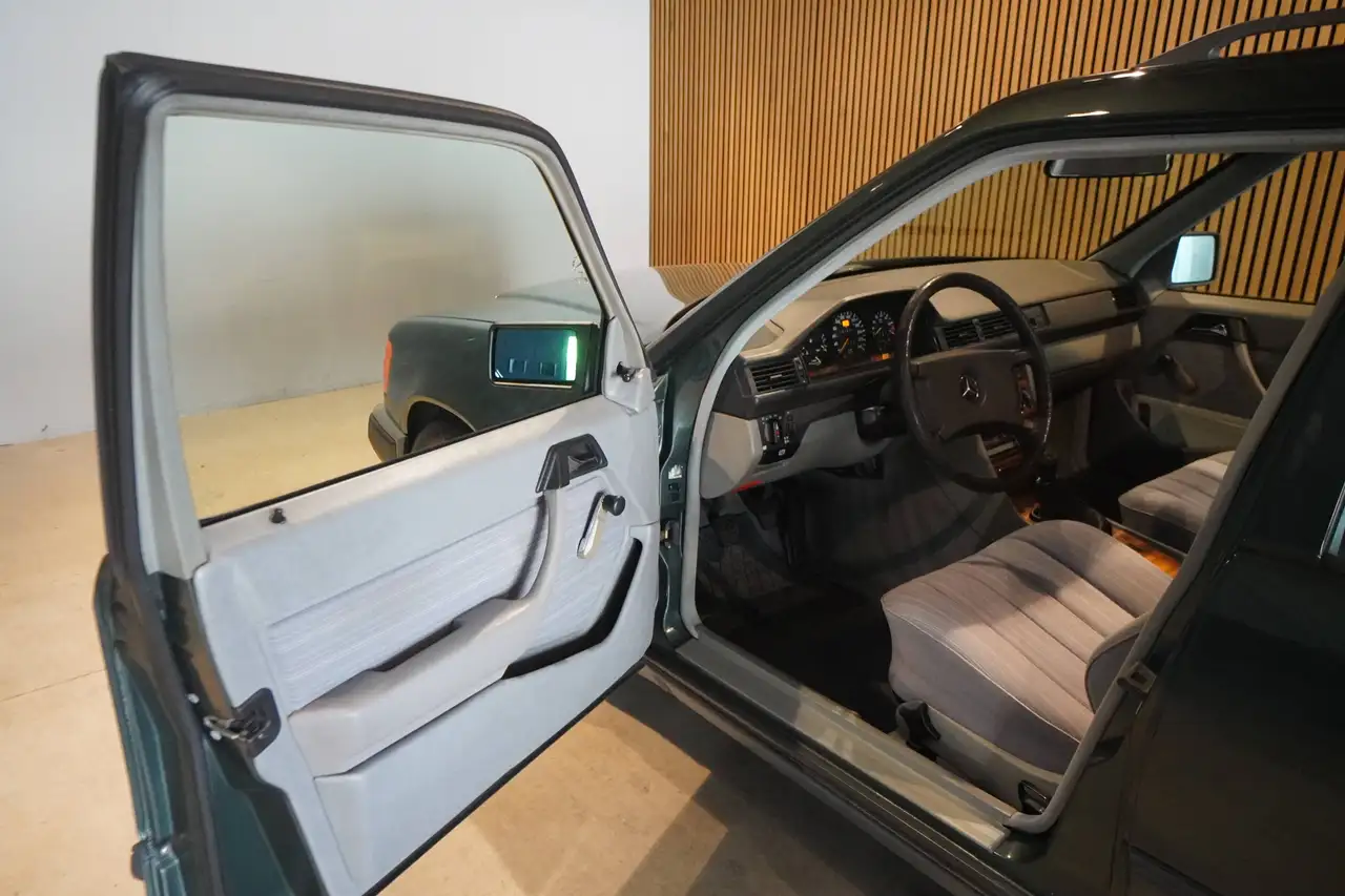 Mercedes-Benz E 300 W124 300 TE*7-Sitzer*Top-Zst*1. Hd*nur 61 TKm*, foto 11