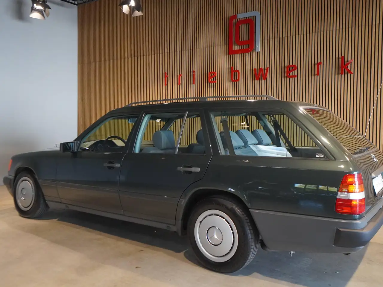 Mercedes-Benz E 300 W124 300 TE*7-Sitzer*Top-Zst*1. Hd*nur 61 TKm*, foto 3