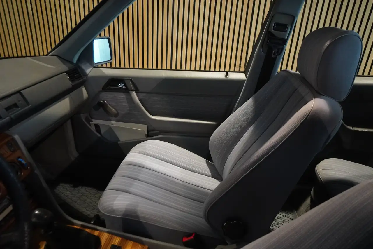 Mercedes-Benz E 300 W124 300 TE*7-Sitzer*Top-Zst*1. Hd*nur 61 TKm*, foto 9