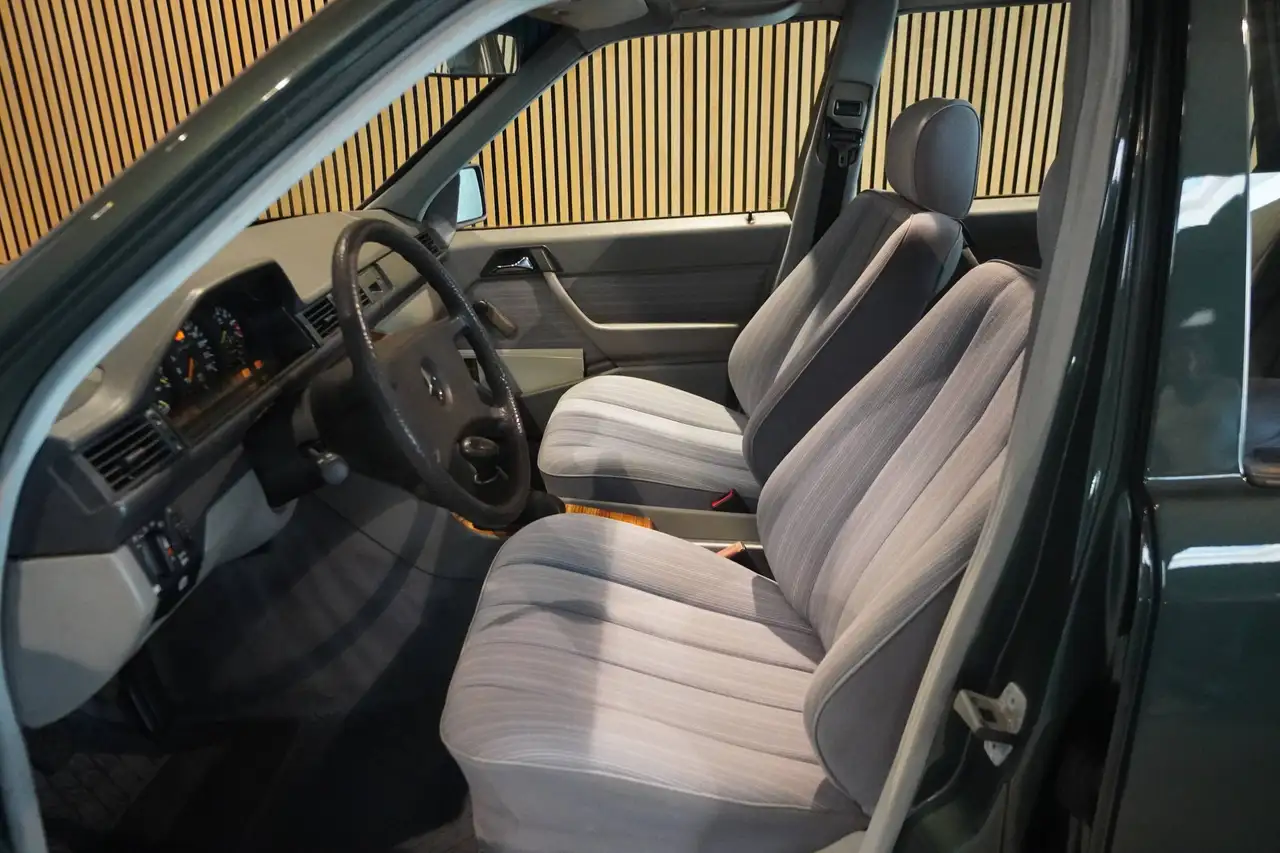 Mercedes-Benz E 300 W124 300 TE*7-Sitzer*Top-Zst*1. Hd*nur 61 TKm*, foto 5