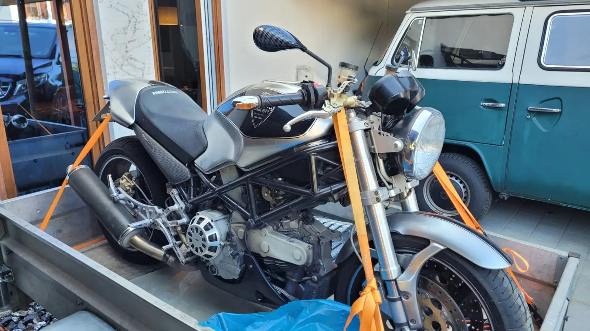 Ducati Monster 900 Plateado - 1