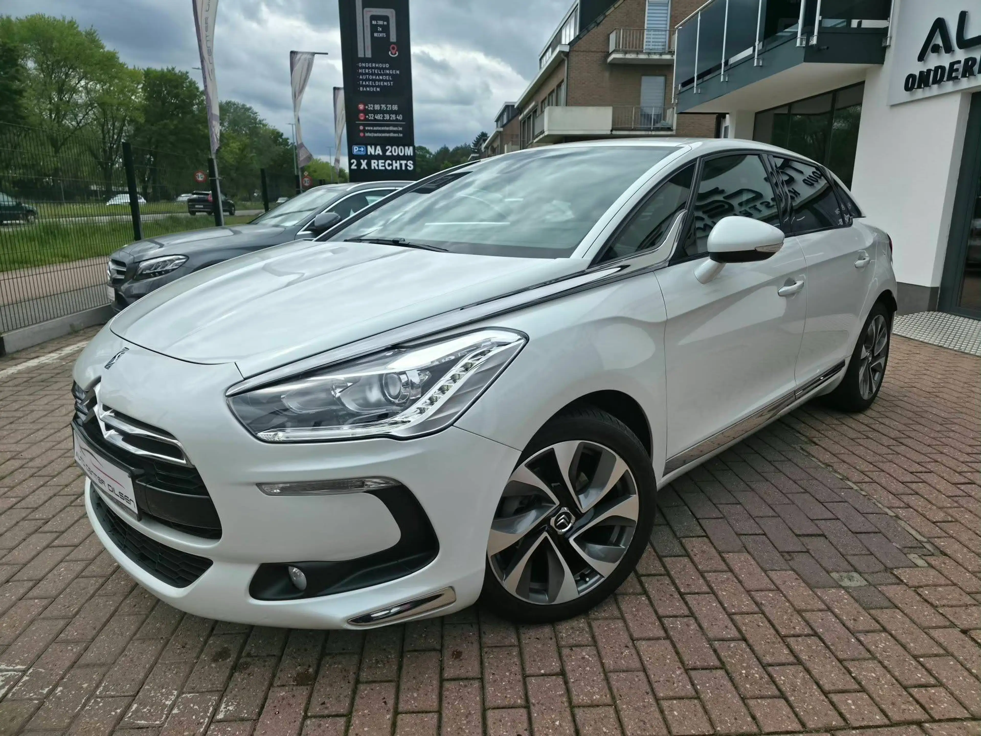 Citroen DS5 1.6 i Automaat 12 M Garantie — photo 2