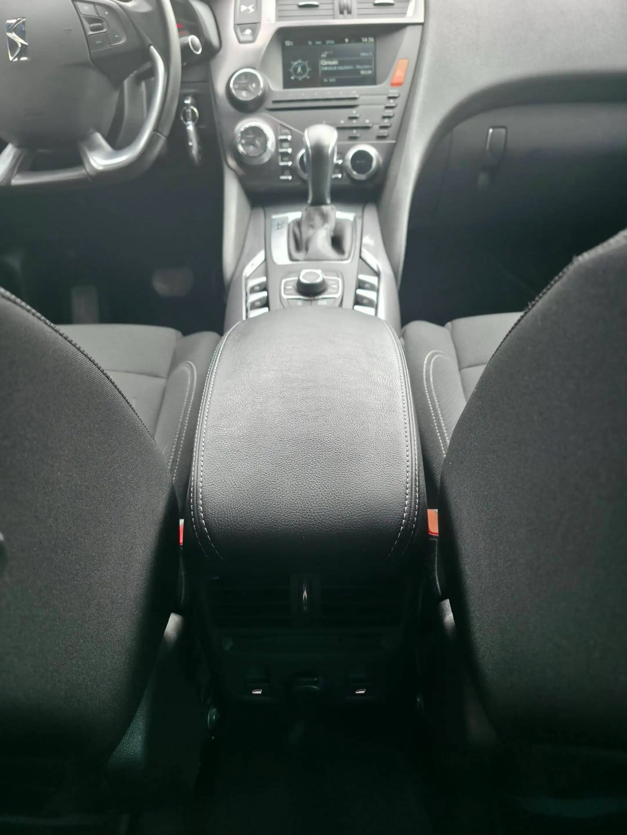 Citroen DS5 1.6 i Automaat 12 M Garantie — photo 15