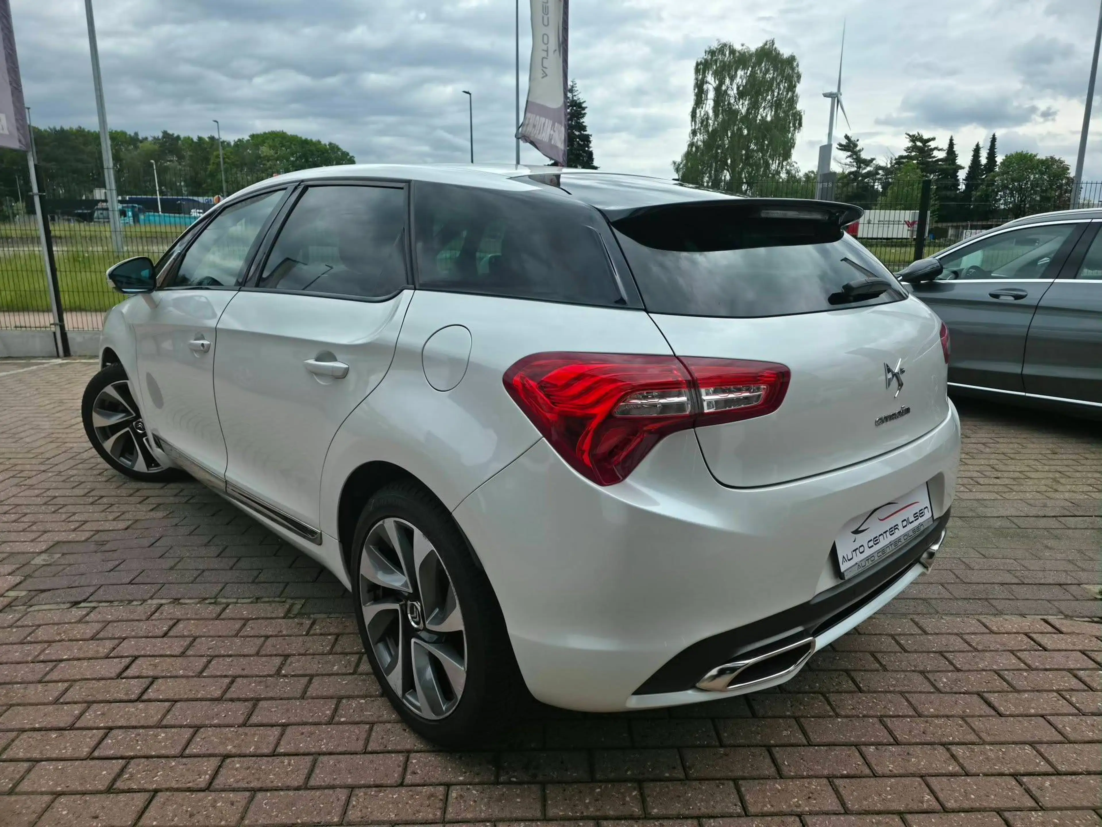 Citroen DS5 1.6 i Automaat 12 M Garantie — photo 4