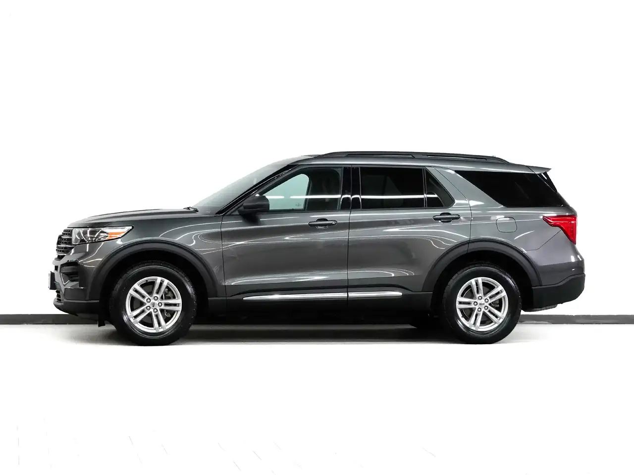 Ford Explorer снимка Ford Explorer