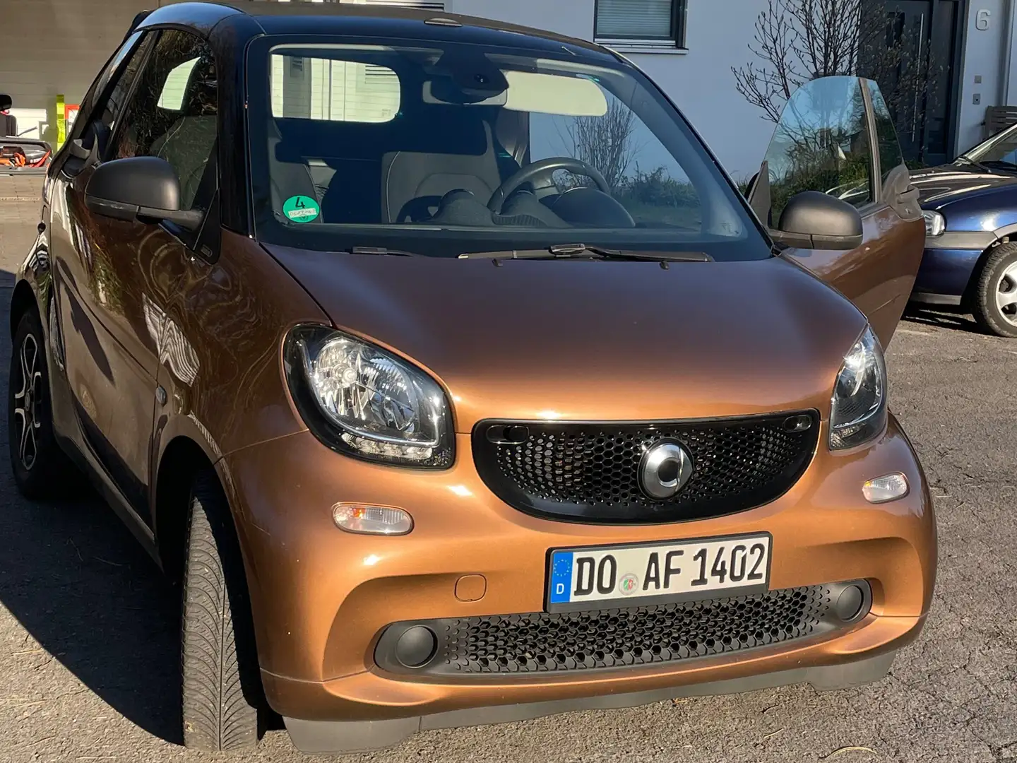 smart forTwo Cabrio 6Gang DCT smeđa - 2