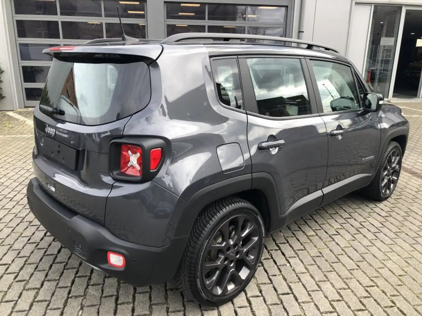 Jeep Renegade Limited 1,5 DCT MHEV 130pk Gris - 2