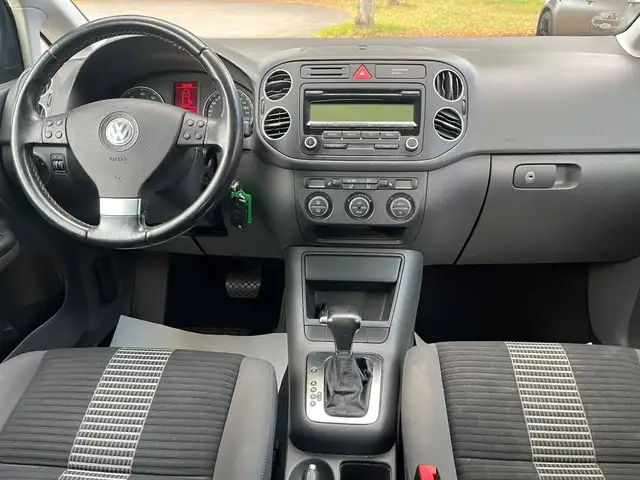 Volkswagen Golf Plus view 9