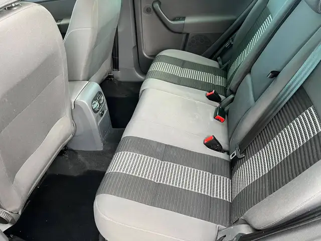 Volkswagen Golf Plus view 11