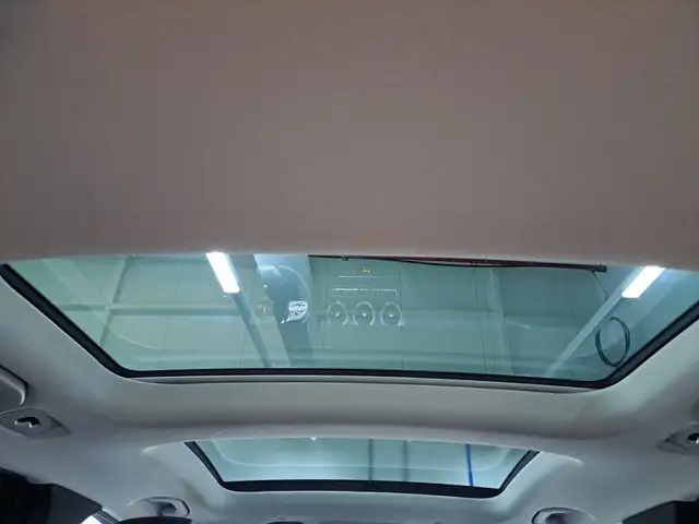 Mercedes-Benz GLC view 28