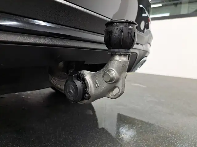 Mercedes-Benz GLC view 10