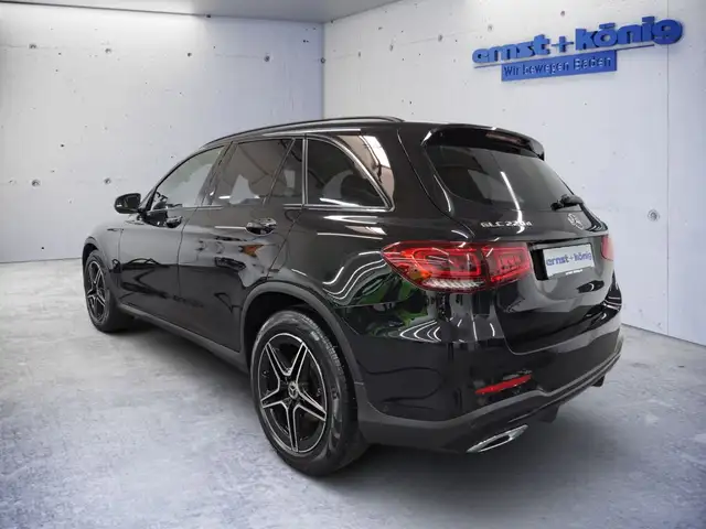 Mercedes-Benz GLC view 4
