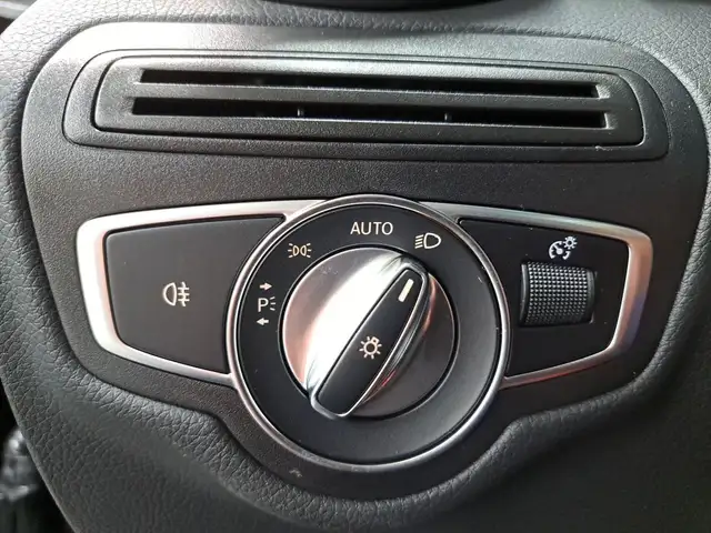 Mercedes-Benz GLC view 14