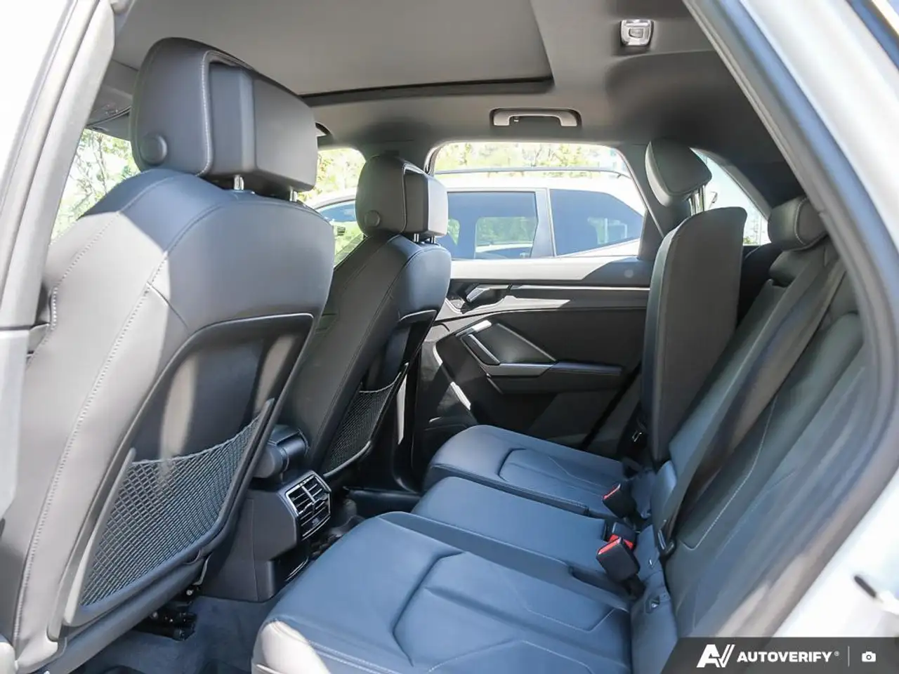 Audi Q3 снимка Audi Q3
