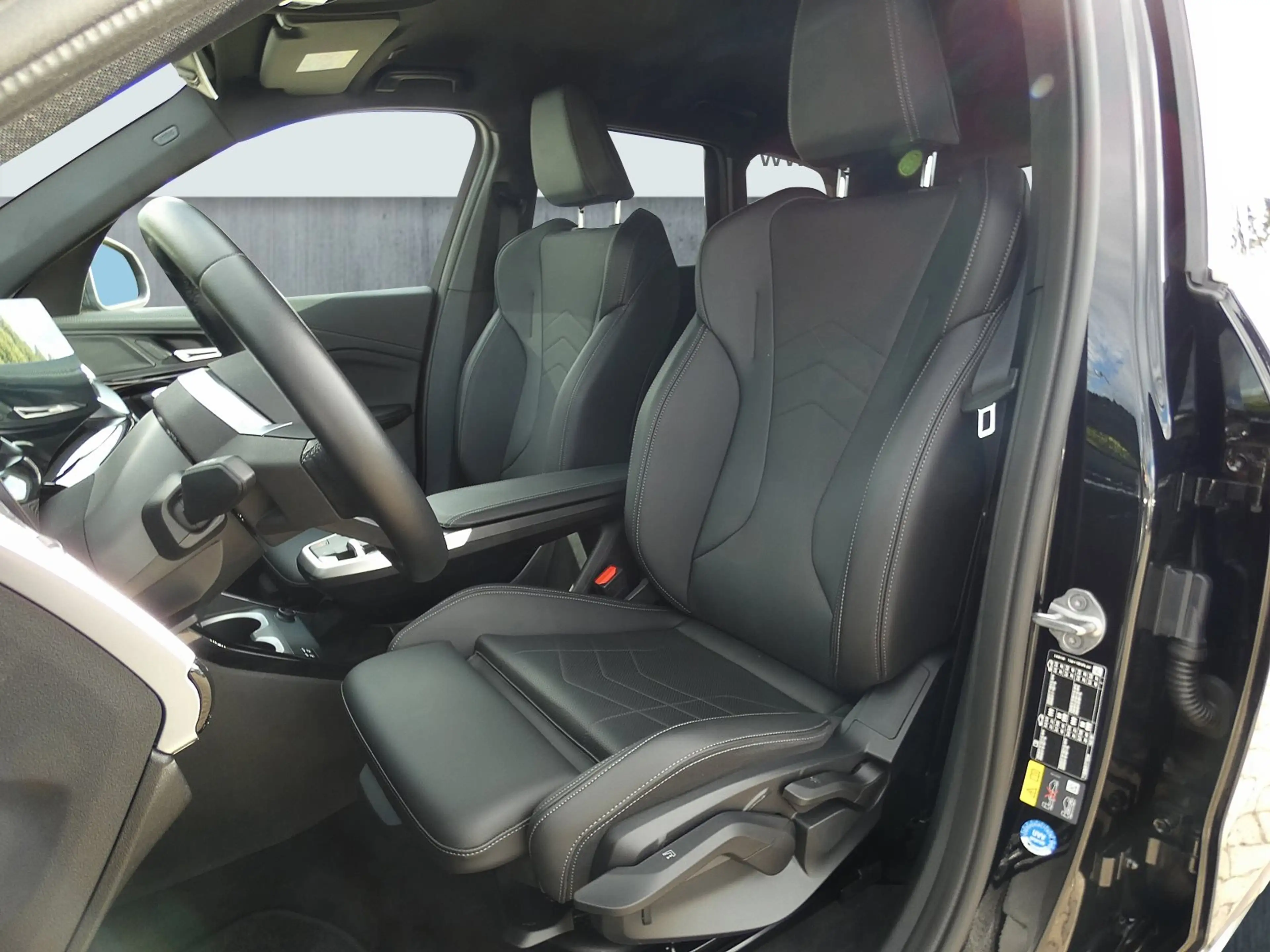 BMW iX1 xDrive30 xLine StHz+StKlima+Navi+Kamera+ACC — photo 11