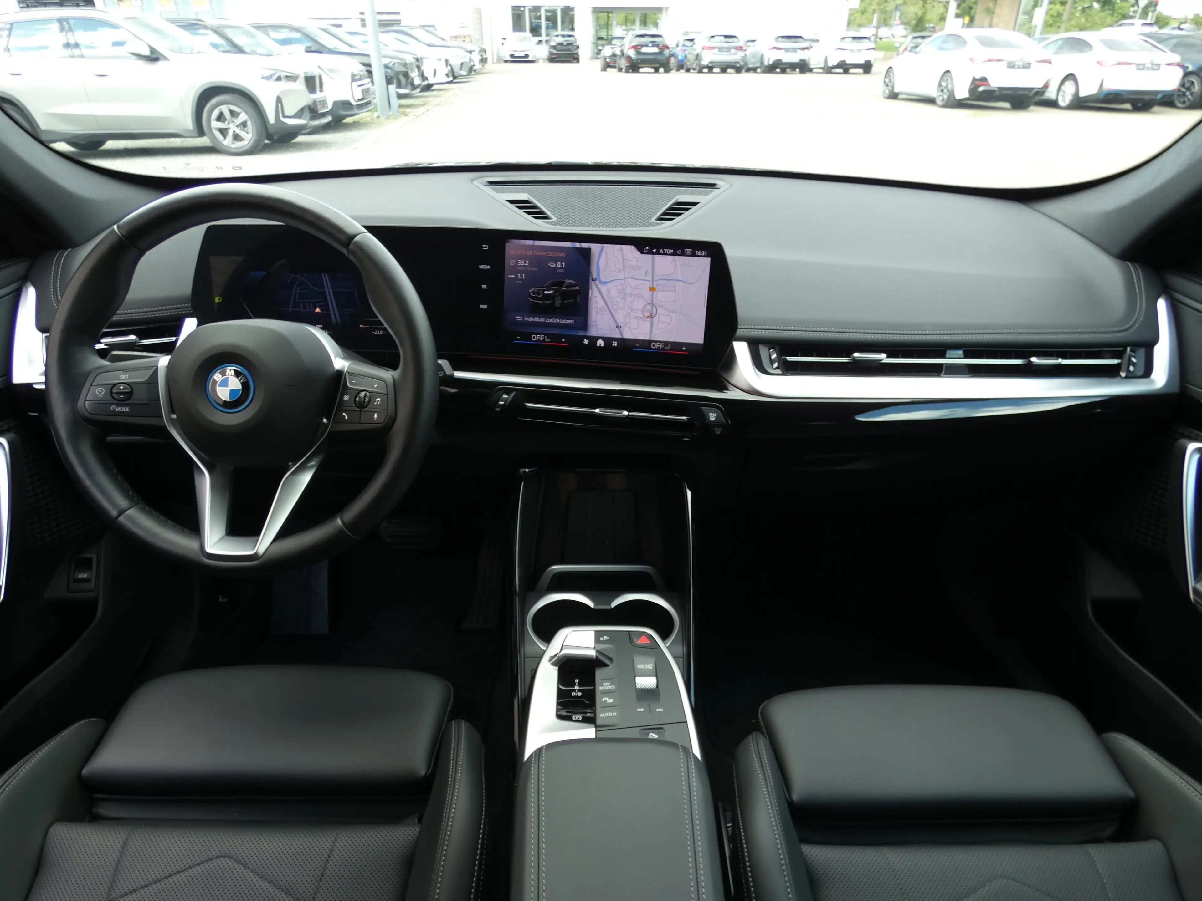 BMW iX1 xDrive30 xLine StHz+StKlima+Navi+Kamera+ACC — photo 14
