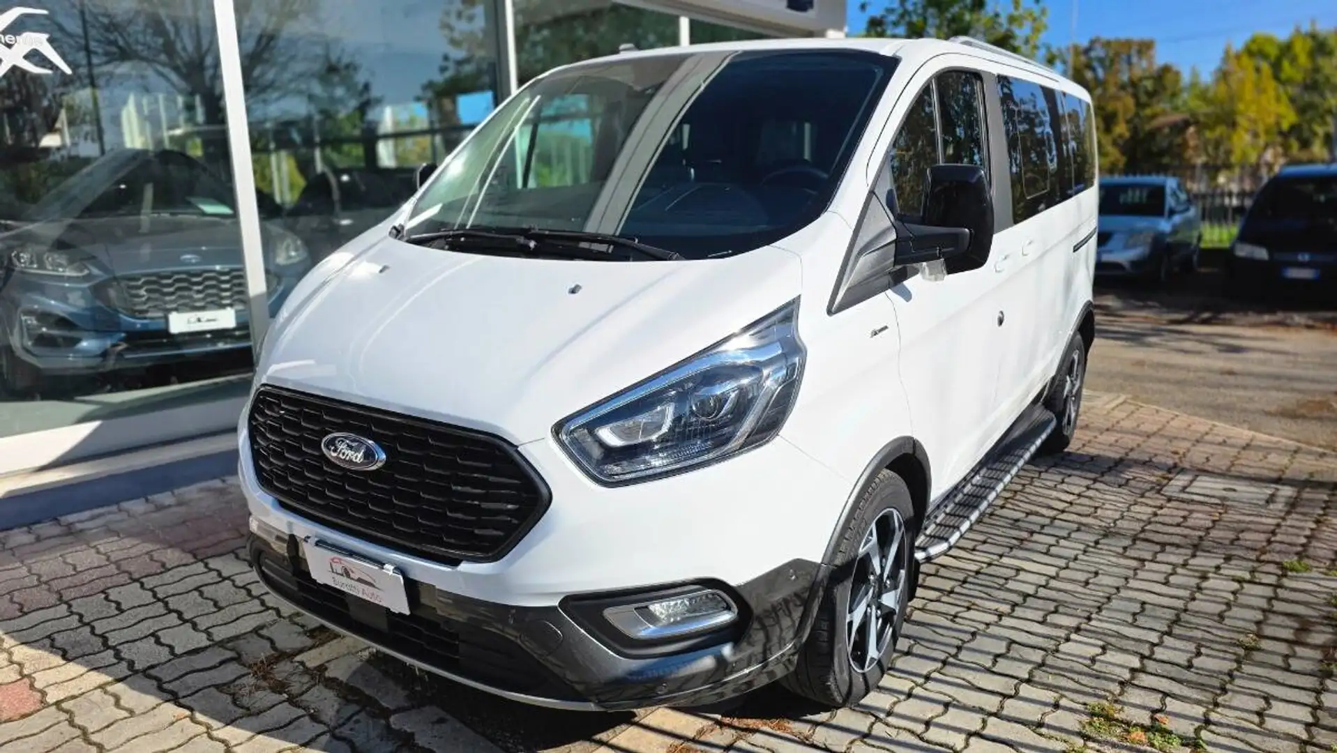 Ford Tourneo Custom 320 2.0 tdci MHEV 185cv PC Active BURATTI PREMIUM Bianco - 1