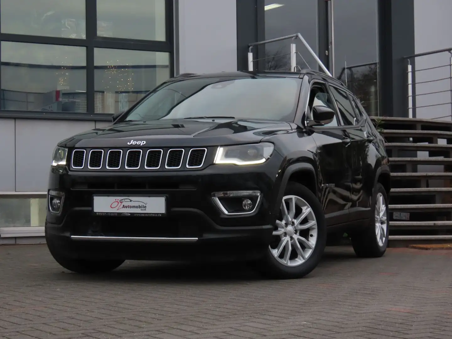 Jeep Compass 1.3 GSE T4 Autom. Leder Klimaauto. PDC Noir - 1