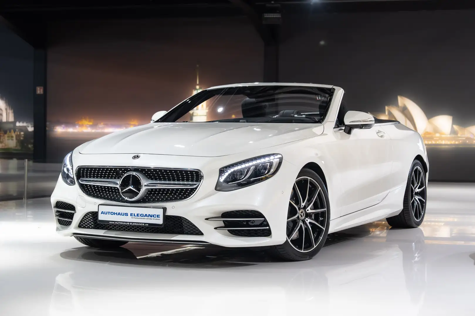 Mercedes-Benz S 560 Cabrio*AMG-LINE PLUS*SWAROVSKI*DESIGNO*1HD Weiß - 1