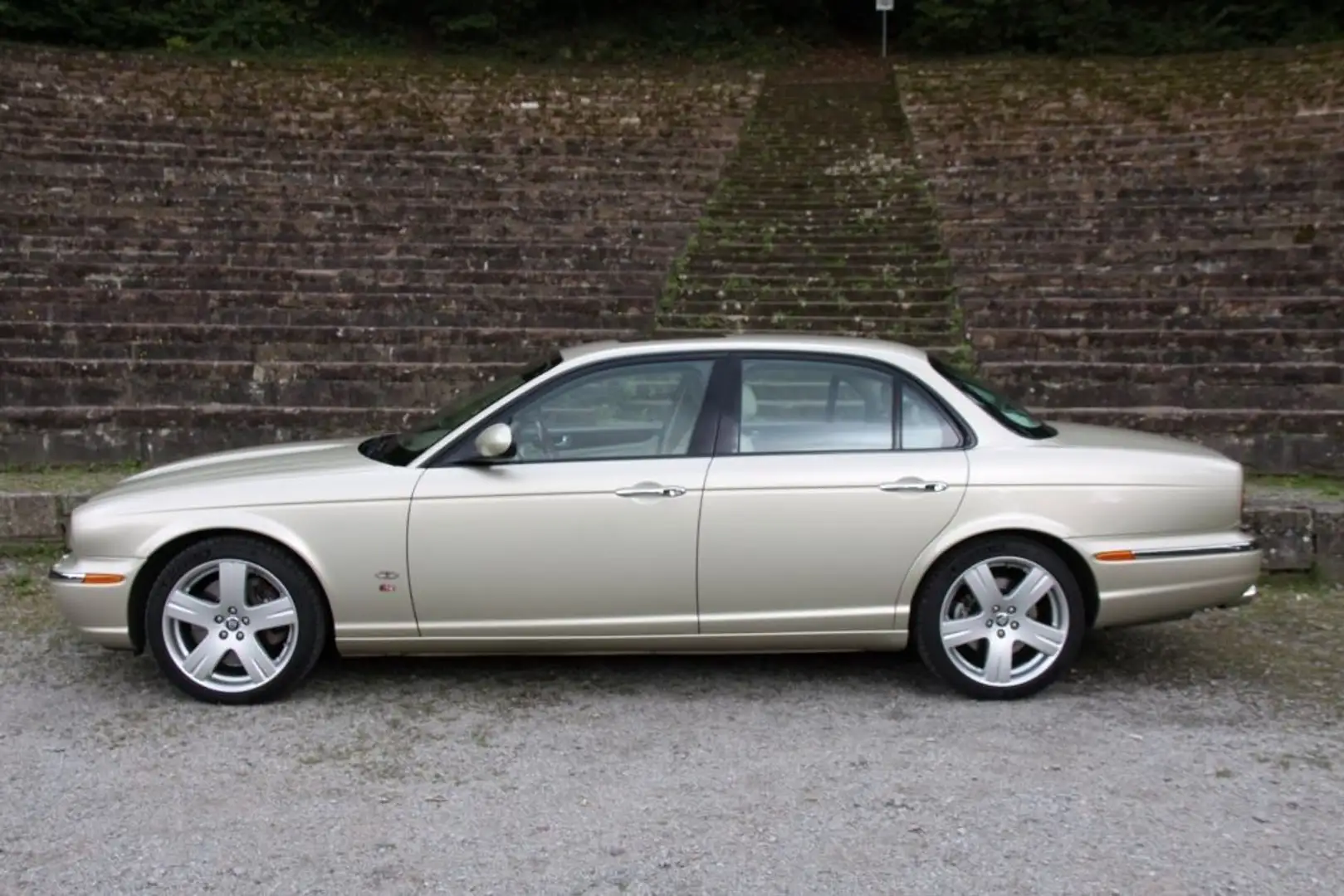 Jaguar XJR Top gepflegter XJR mit 2 Jahre Garantie Gelb - 2