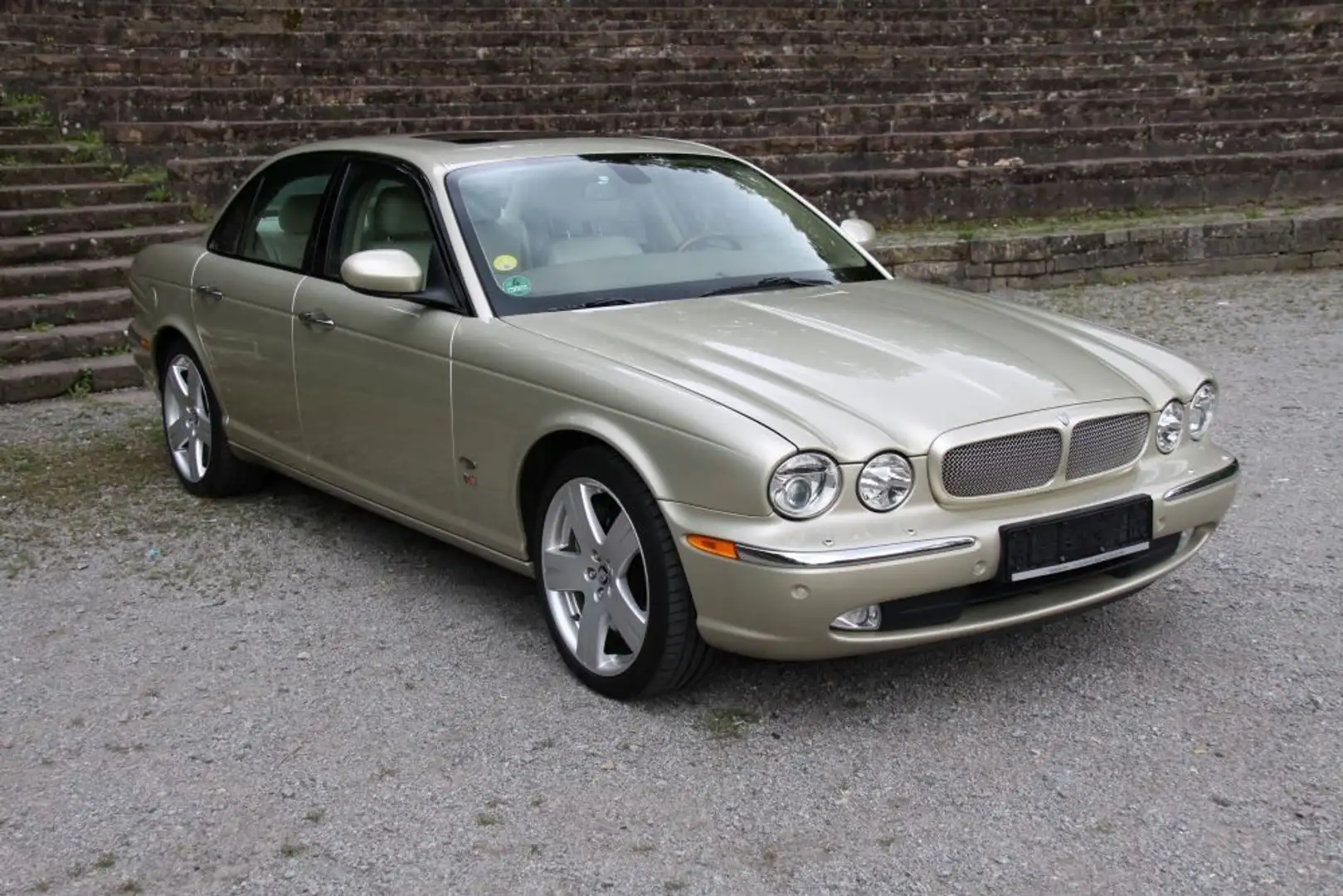 Jaguar XJR Top gepflegter XJR mit 2 Jahre Garantie Gelb - 1