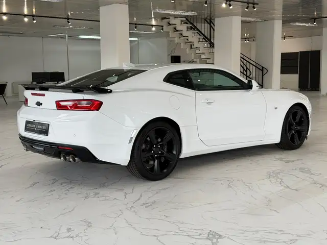 Chevrolet Camaro view 5