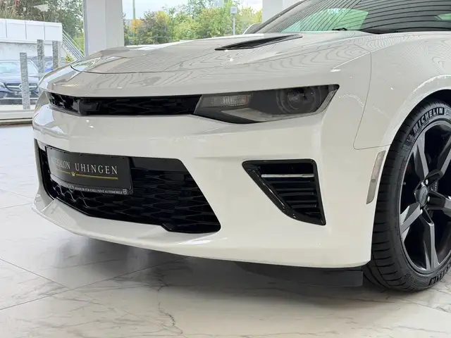 Chevrolet Camaro view 9