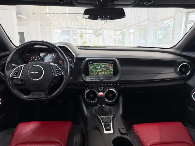 Chevrolet Camaro view 11