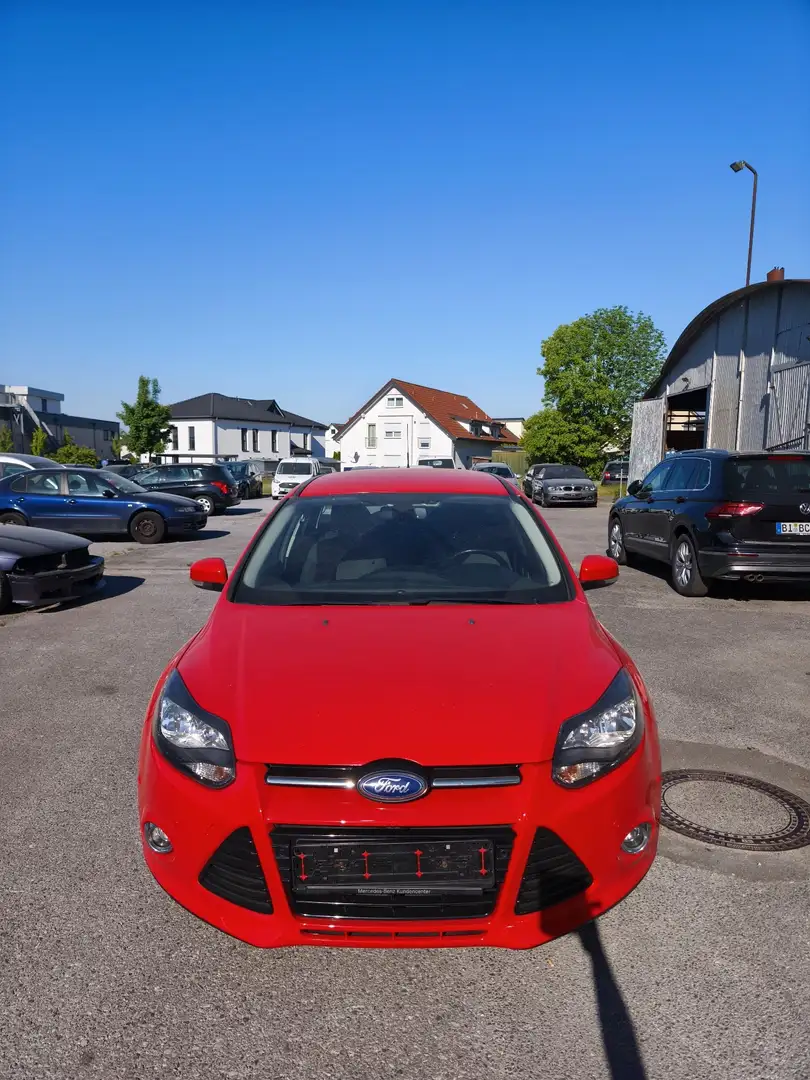 Ford Focus Titanium 2.Hand Tüv AU Neu Piros - 1