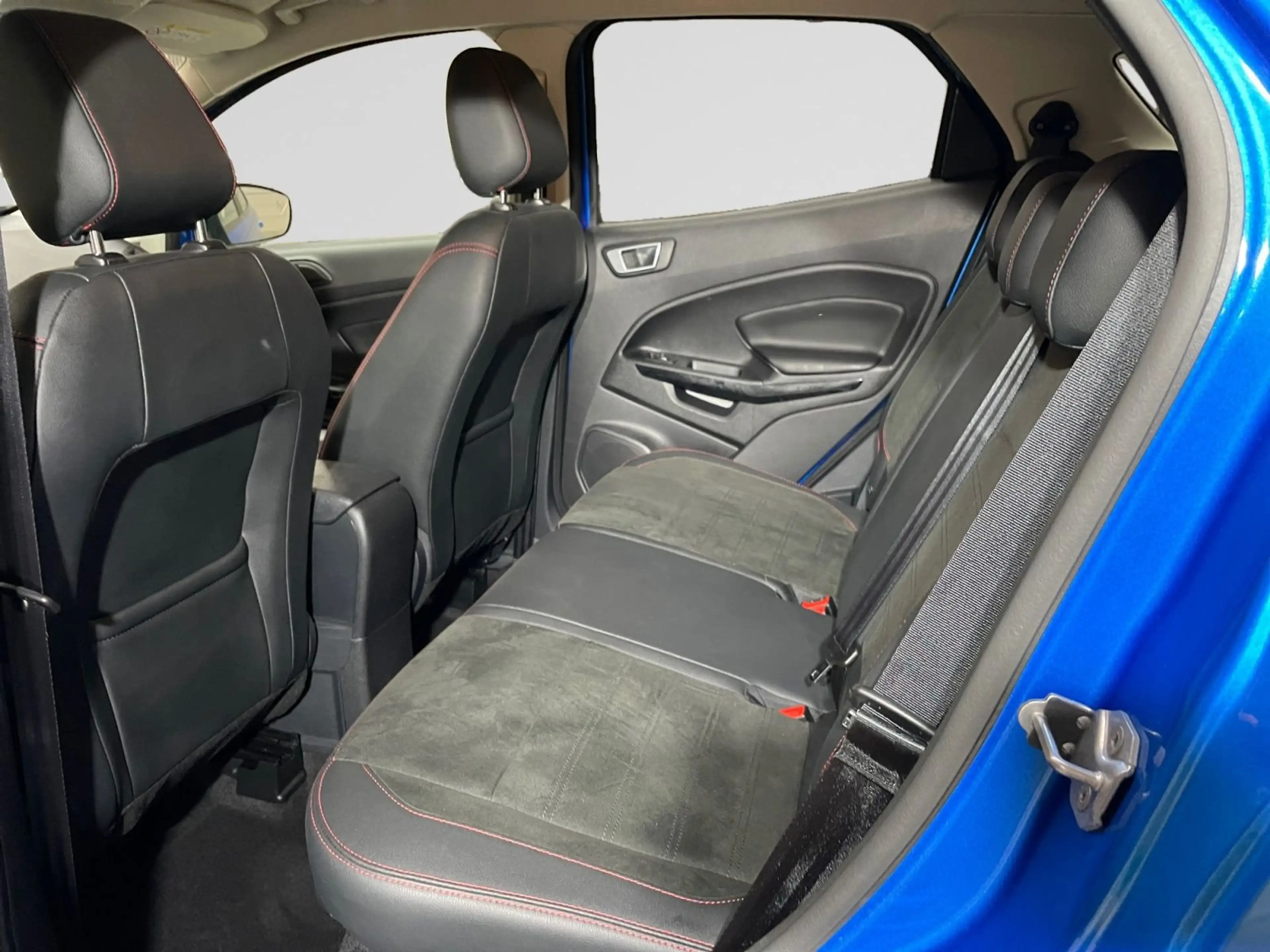 Ford EcoSport ST Line 1.0 EcoBoost 125cv — photo 6