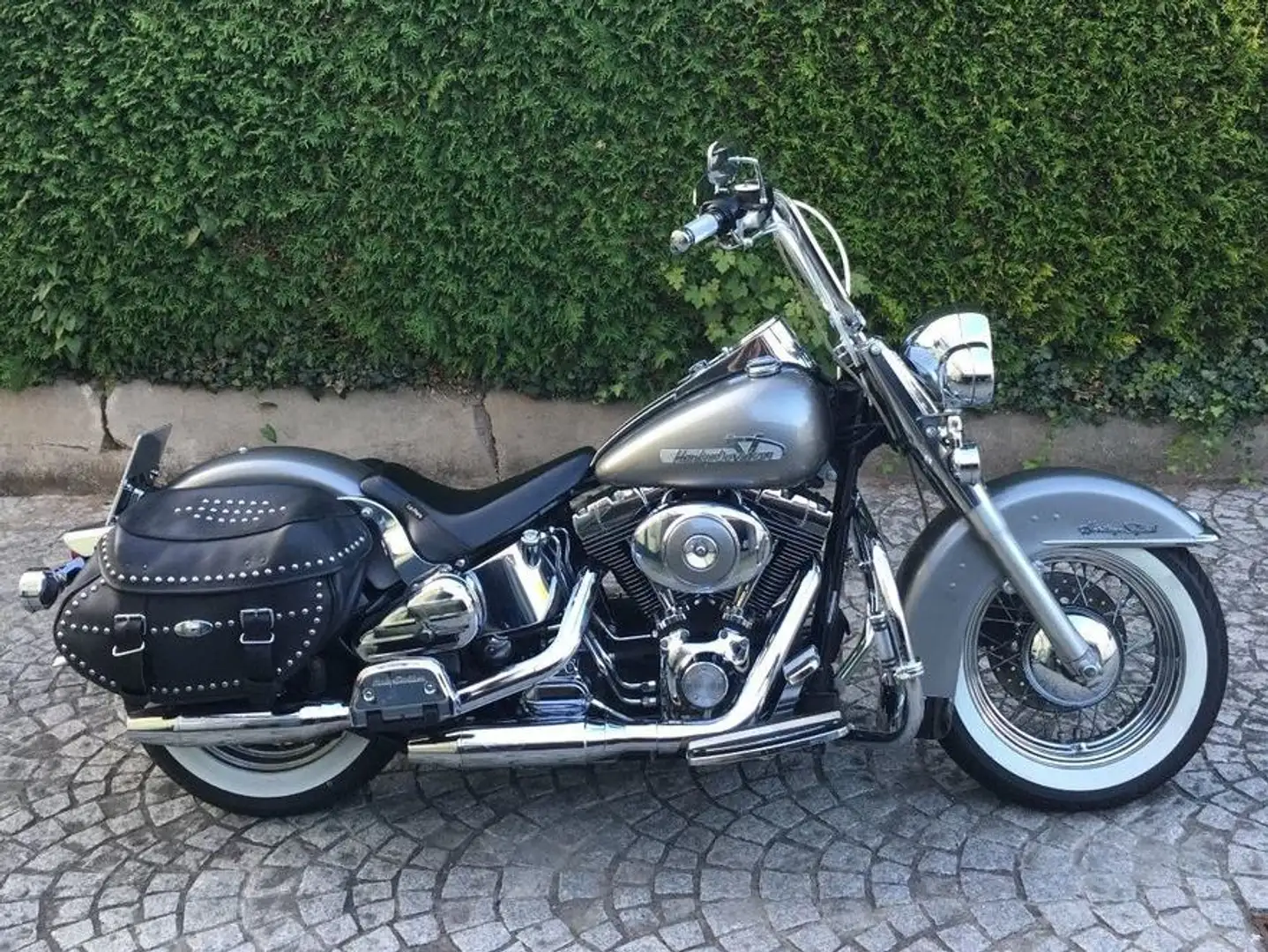 Harley-Davidson Heritage Softail FLSTC Zilver - 1