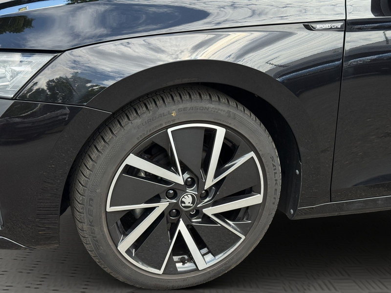 Skoda Octavia Combi 2.0 TDI DSG Sportline AHK+MATRIX — photo 8