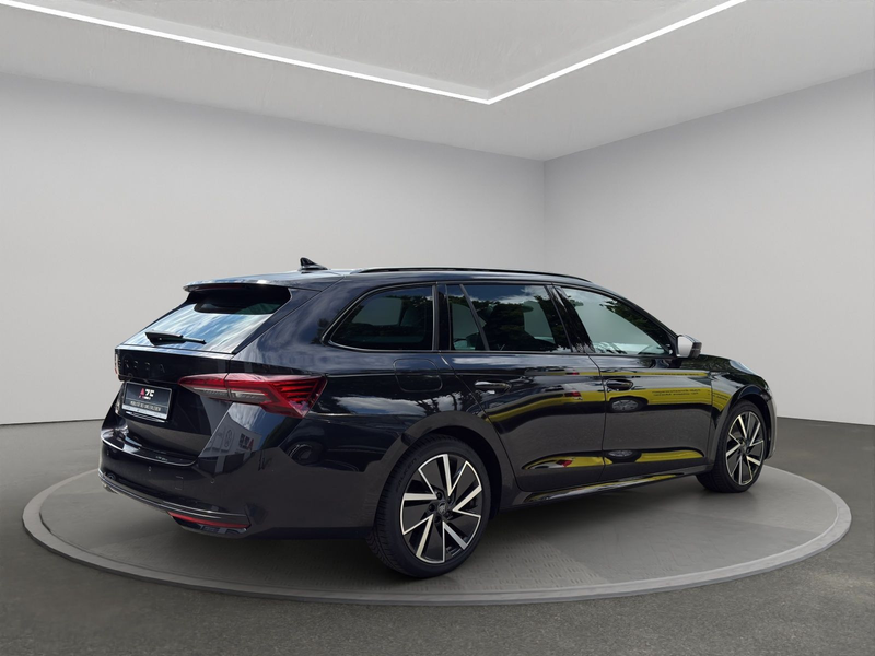 Skoda Octavia Combi 2.0 TDI DSG Sportline AHK+MATRIX — photo 4