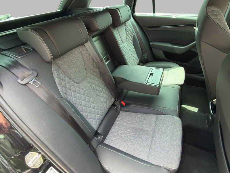 Skoda Octavia Combi 2.0 TDI DSG Sportline AHK+MATRIX — photo 15
