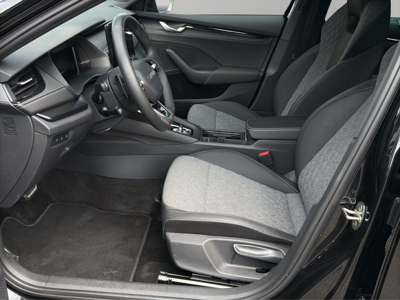 Skoda Octavia Combi 2.0 TDI DSG Sportline AHK+MATRIX — photo 9