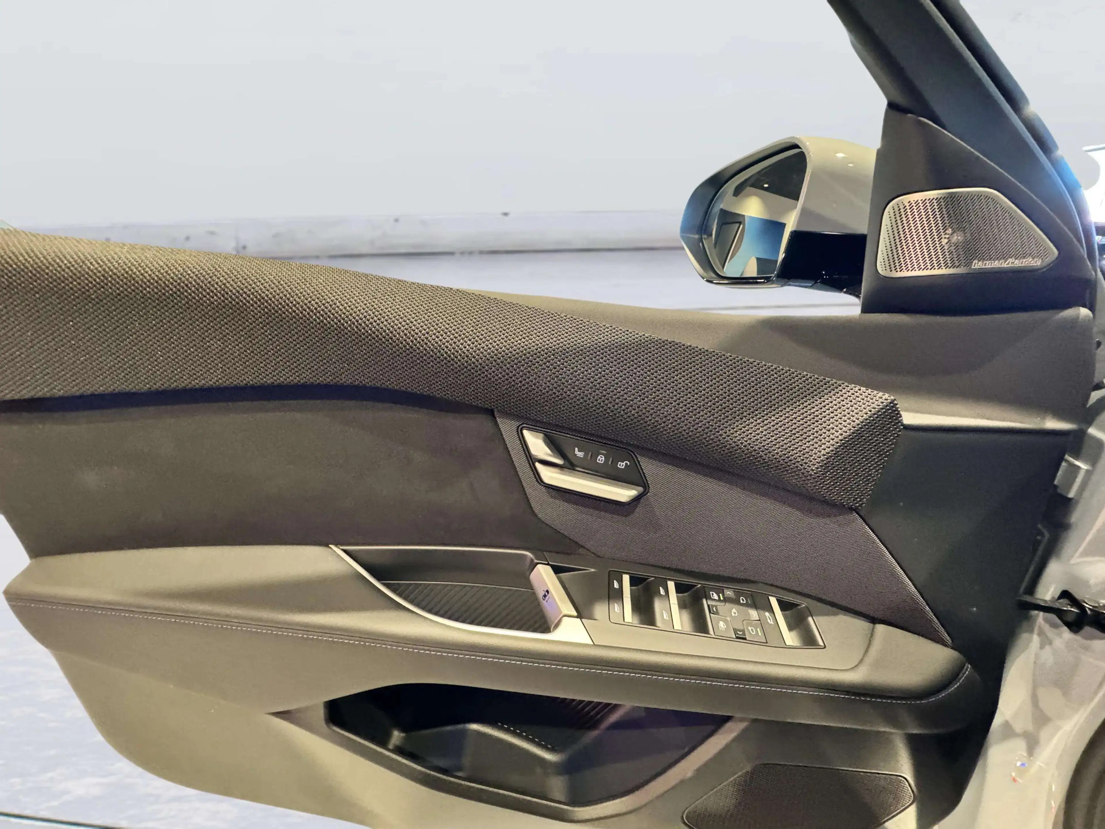 BMW i3 xDrive 50 - First Edition — photo 9