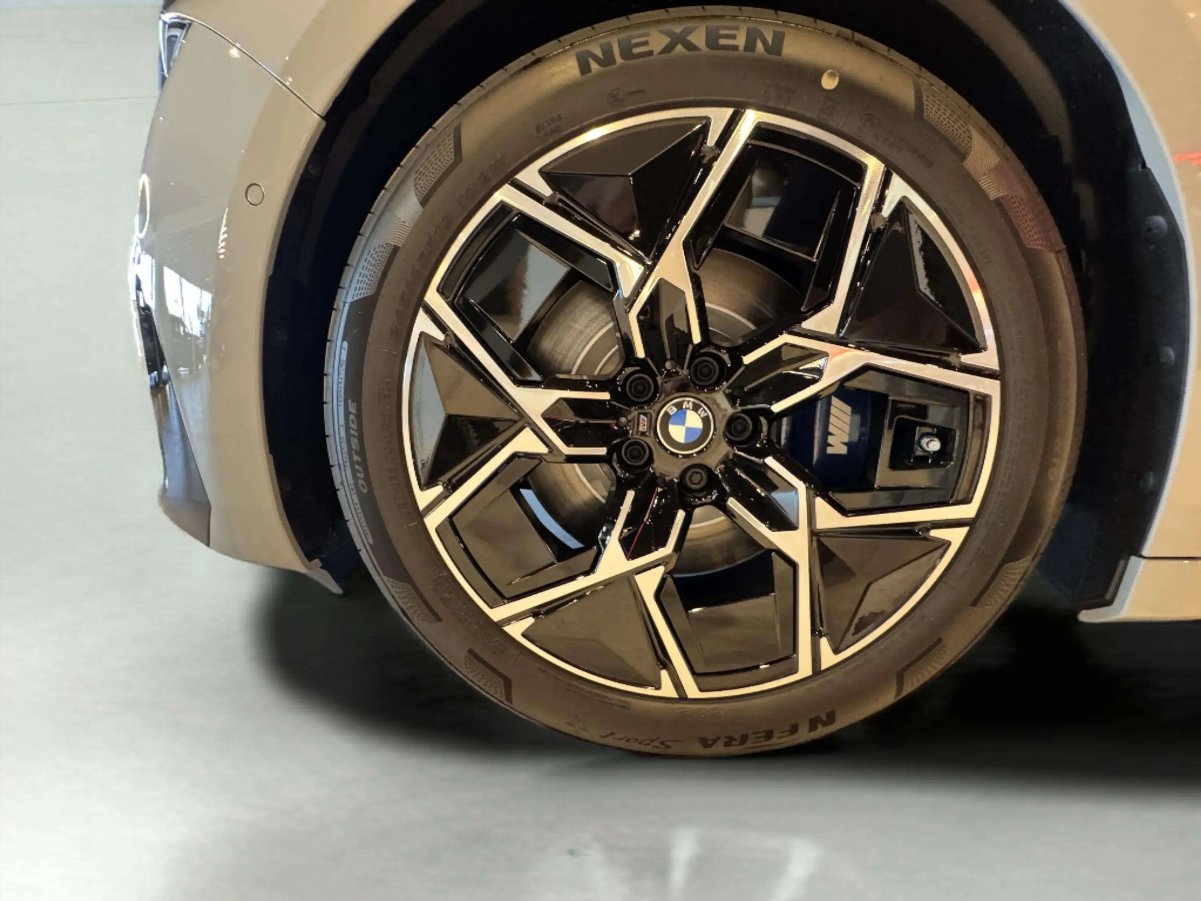 BMW i3 xDrive 50 - First Edition — photo 7