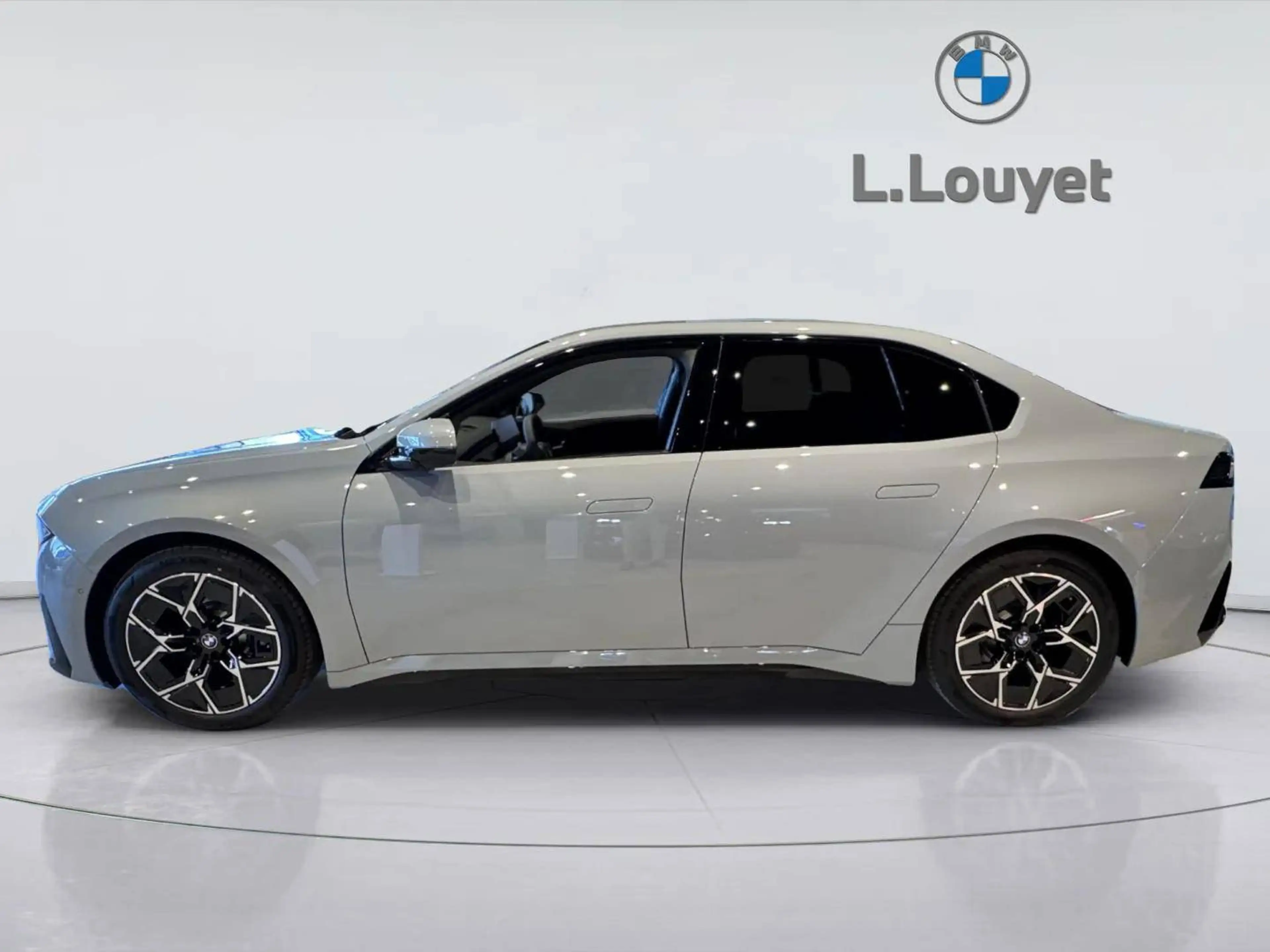 BMW i3 xDrive 50 - First Edition — photo 2