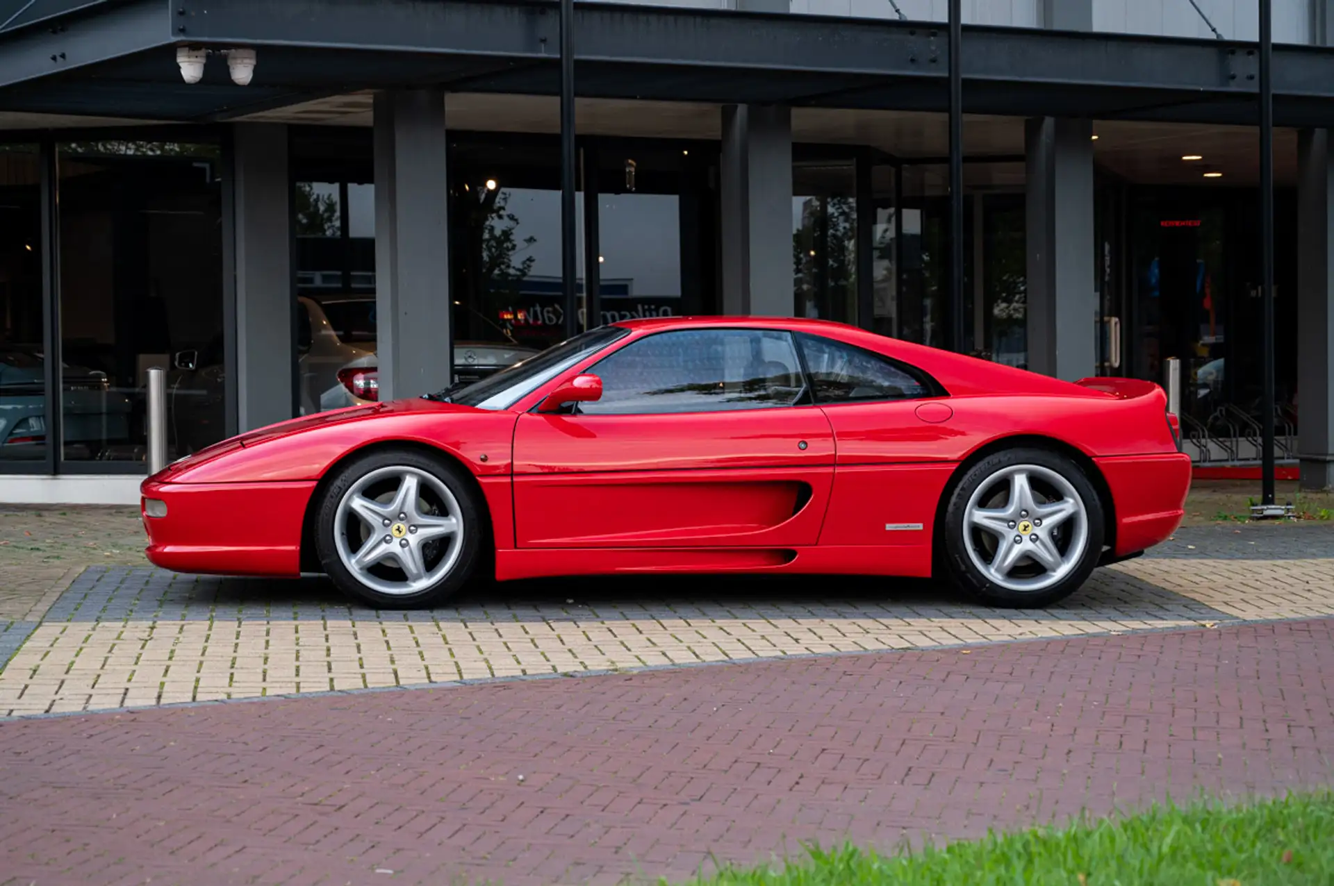 페라리 F355 1996 레드 사진 2