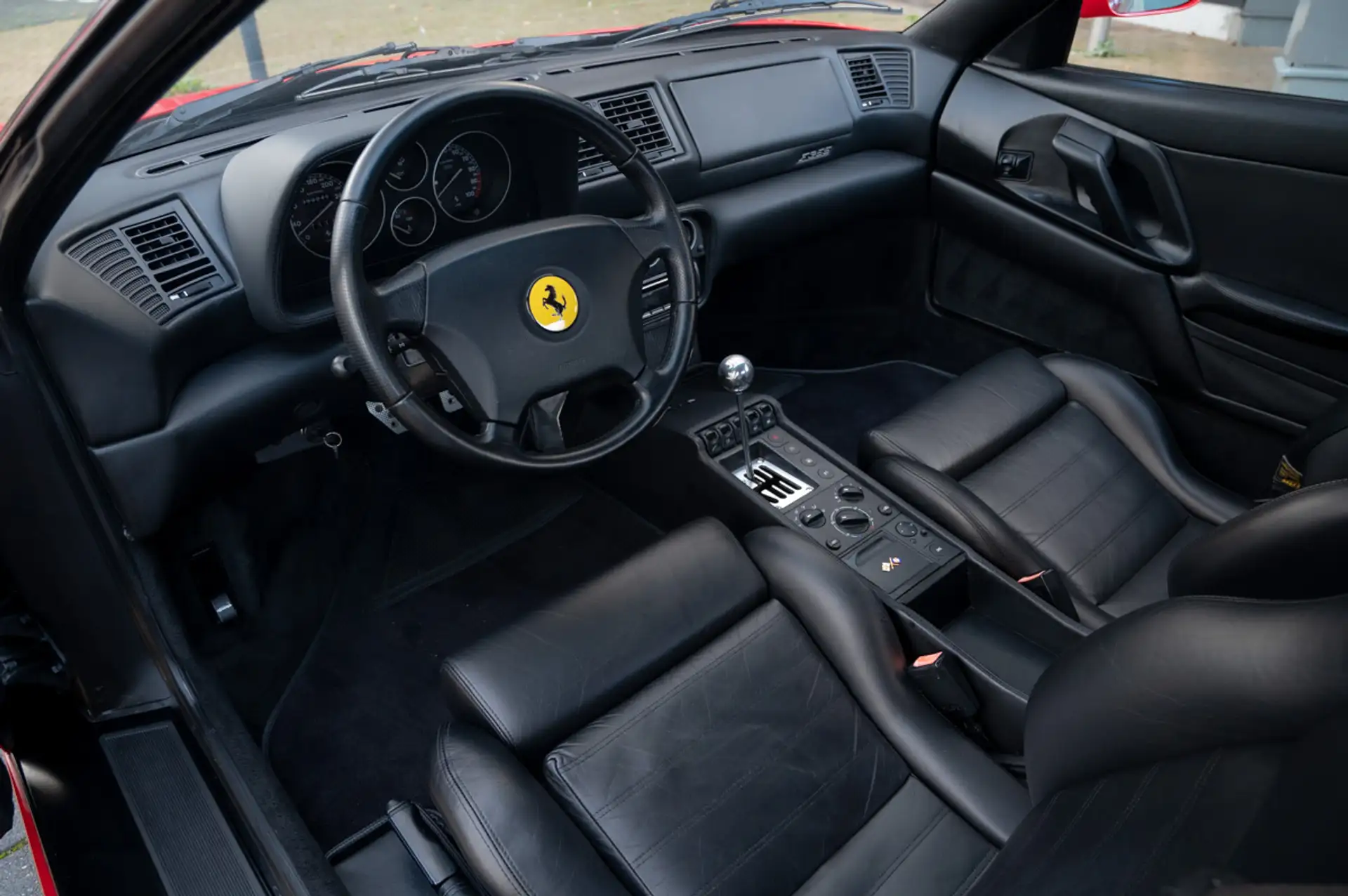 페라리 F355 1996 레드 사진 4