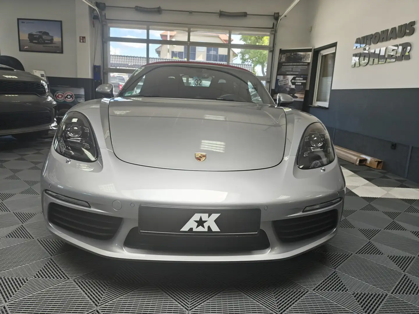 Porsche Boxster 718 S SportChrono BiColor Sportabgas 20" Stříbrná - 2