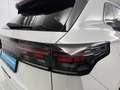 Volkswagen Tiguan 2.0 TDI 4M R-Line Black Style STDH PANO Weiß - thumbnail 17