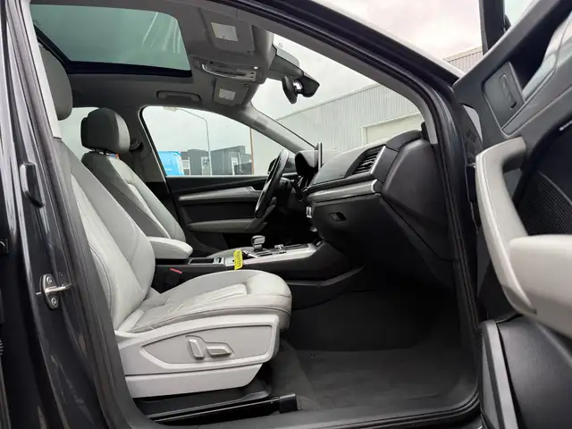 Audi Q5 view 18